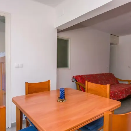 Homeholidaysrentals Vall Iii Santa Susana